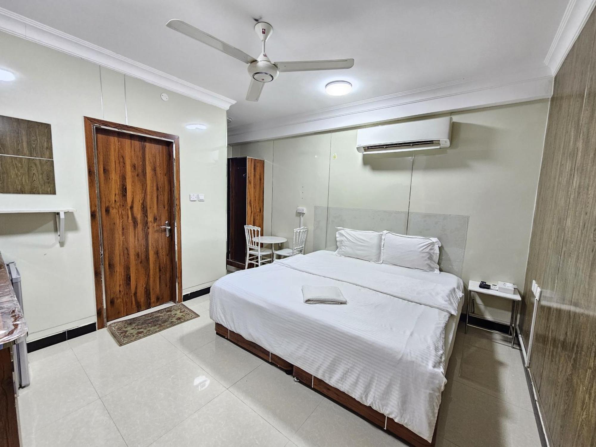 Al Rayyan Hotel Apartments Muscat Seeb Bagian luar foto