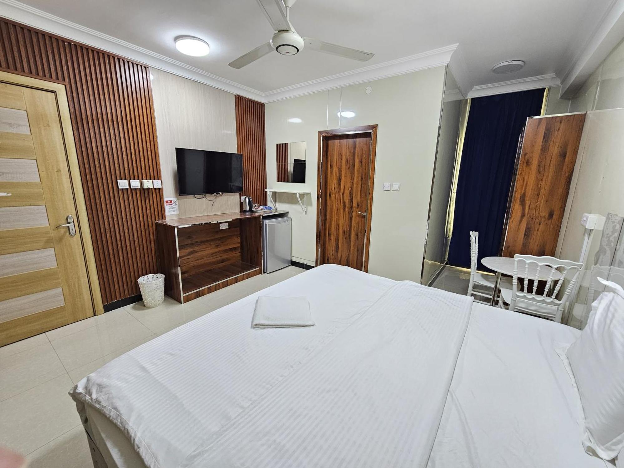 Al Rayyan Hotel Apartments Muscat Seeb Bagian luar foto
